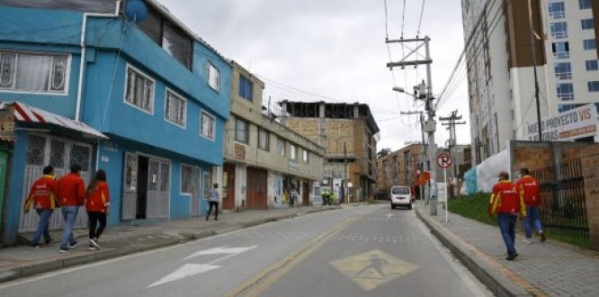 Calle de Suba en cuarentena y con presencia de gestores