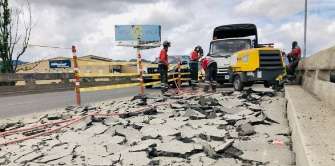 Arreglos en el puente vehicular de la 134 con Autopista