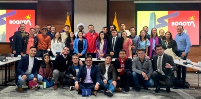 Jóvenes participando de los Consejos distritales de juventud