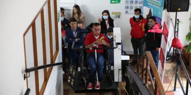 Salva escaleras en la Casa de la Participación, de la Alcaldía Local de Suba Salva escaleras en la Casa de la Participación, de la Alcaldía Local de Suba
