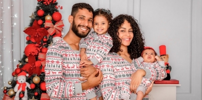 Familia celebrando navidad - Foto de Geovanajesus