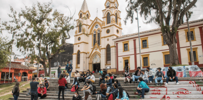 plazoleta de la localidad suba