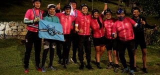 grupo de ciclistas en Suba