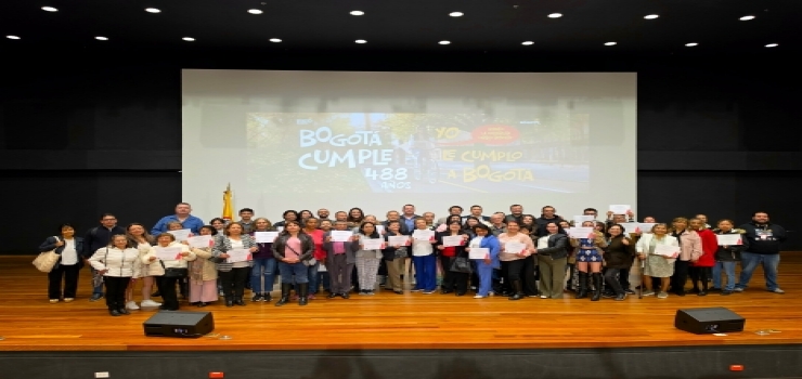 Entrega de certificados a 365 ciudadanos