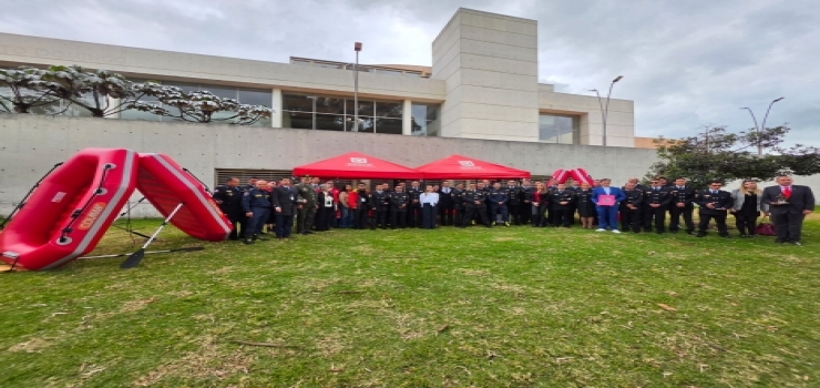 Entrega de la ‘Tingua de Oro’ a 50 bomberos destacados de las estaciones B-12 Suba y B-14 Bicentenario.